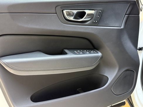 Used 2018 Volvo XC60 T5 Inscription w/ Convenience Package image 13