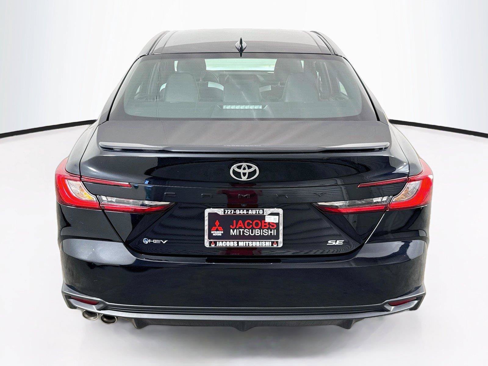 Used 2026 Toyota Camry SE FWD image 5