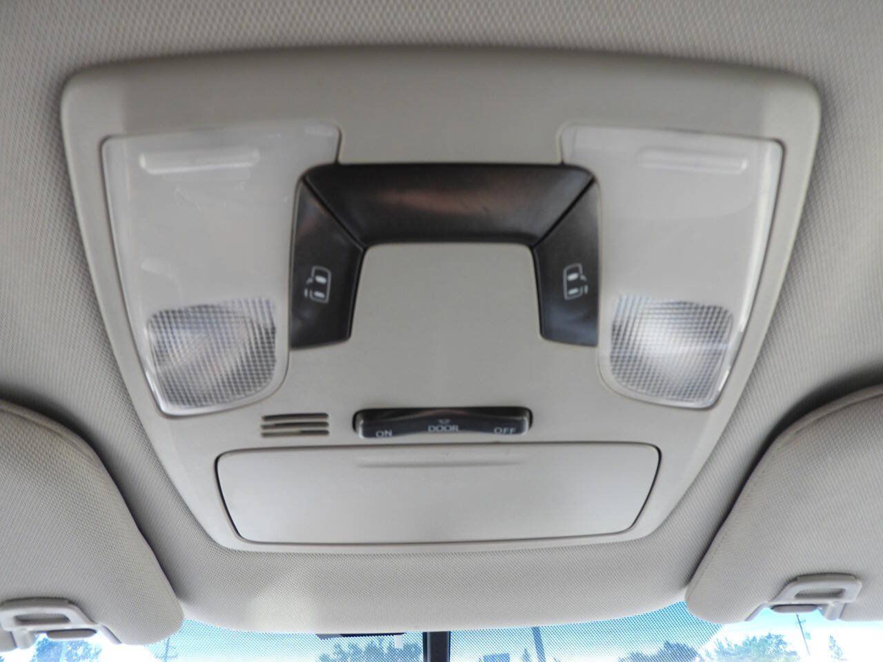 Used 2017 Toyota Sienna LE FWD image 44