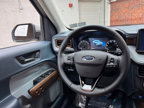 Used 2023 Ford Maverick Lariat w/ Lariat Luxury Package image 13