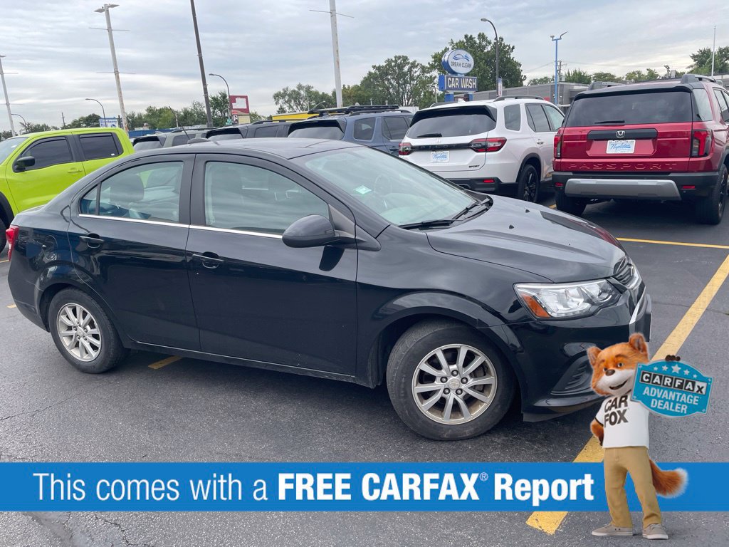Used 2018 Chevrolet Sonic LT FWD image 2