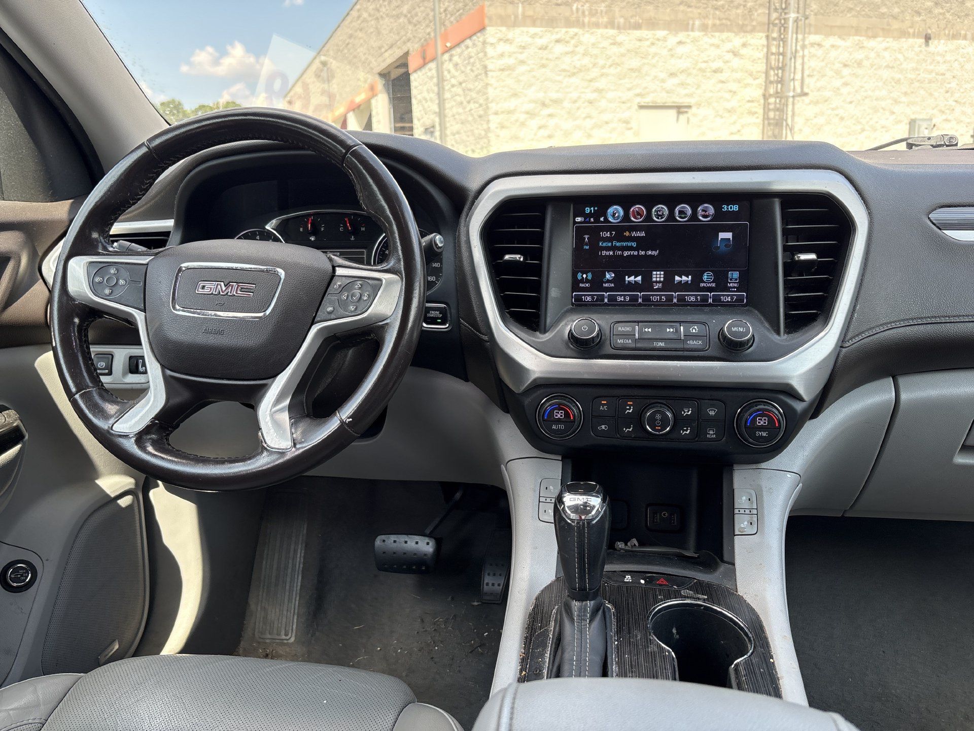 Used 2019 GMC Acadia SLT FWD image 3