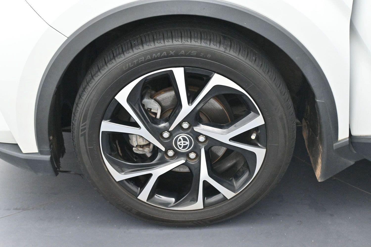 Used 2022 Toyota C-HR XLE FWD image 31