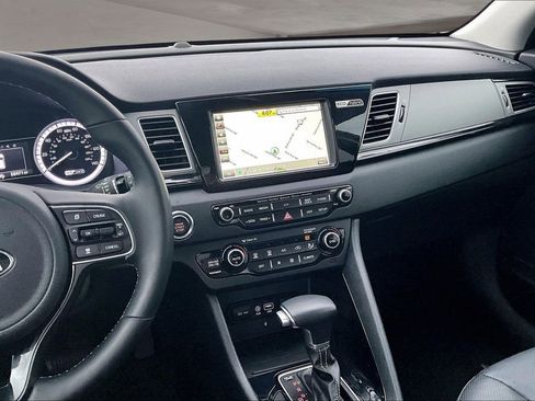 Used 2018 Kia Niro EX w/ EX Premium Package image 9