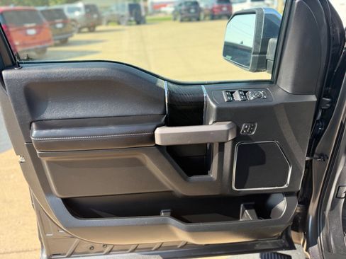 Used 2020 Ford F150 Platinum w/ Equipment Group 701A Luxury image 17