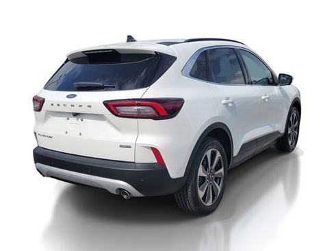 Used 2024 Ford Escape Platinum w/ Premium Technology Package image 3