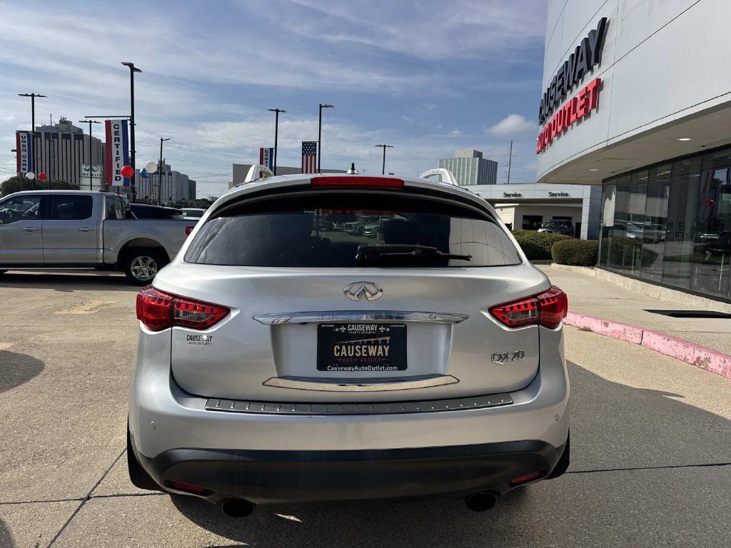 Used 2016 INFINITI QX70 2WD w/ Premium Package image 6