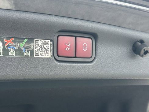 Certified 2023 Mercedes-Benz C 300 Sedan image 22