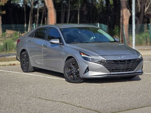 Used 2021 Hyundai Elantra SEL w/ Convenience Package image 19