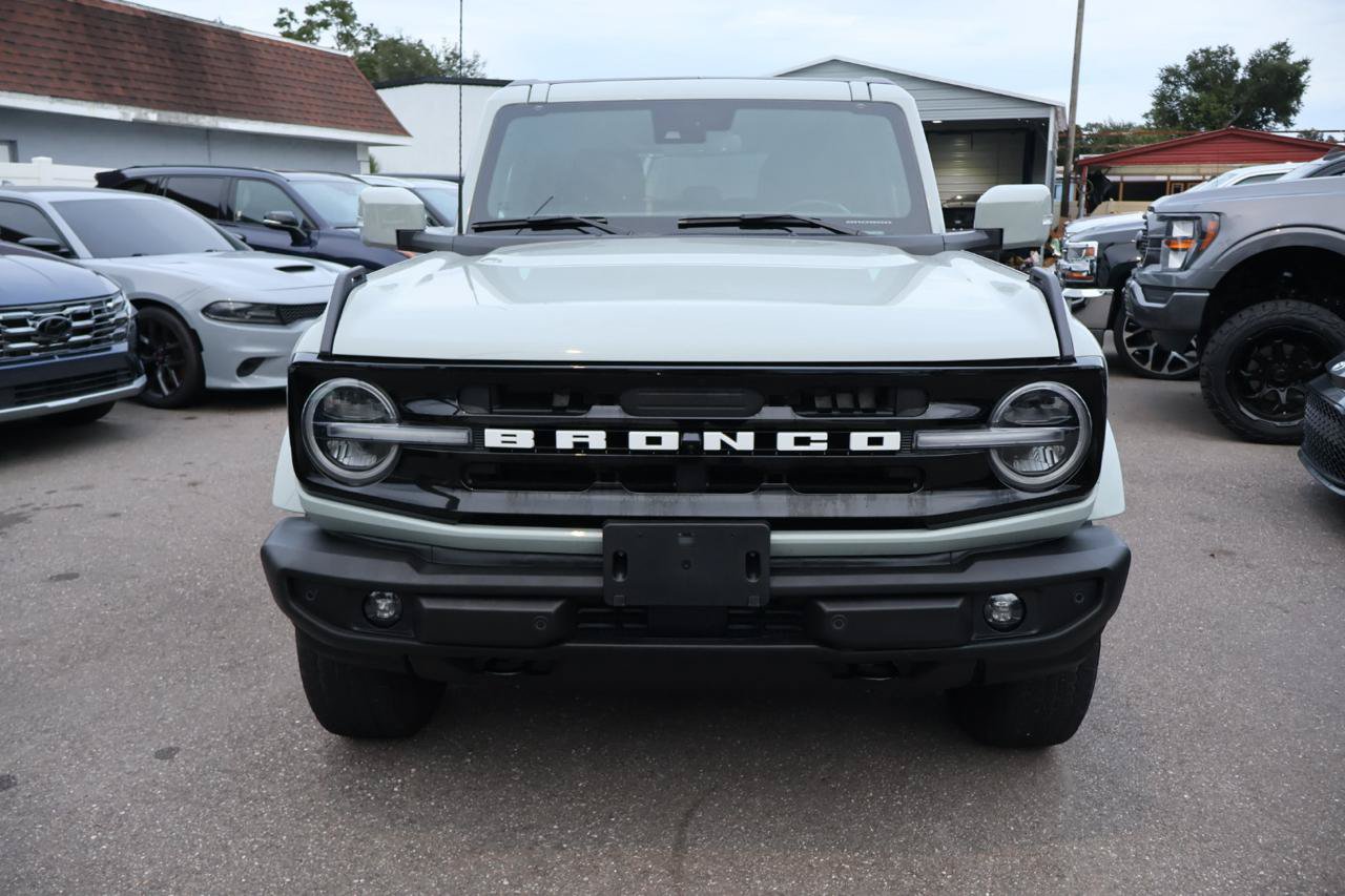 Used 2023 Ford Bronco Outer Banks AWD/4WD image 2