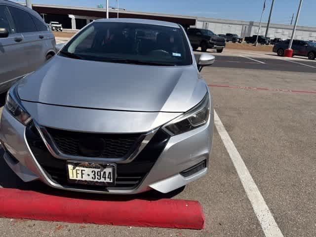 Used 2021 Nissan Versa SV FWD image 2