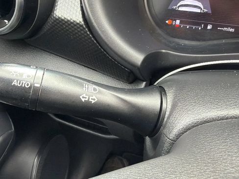 Used 2021 Nissan Kicks SV FWD image 14