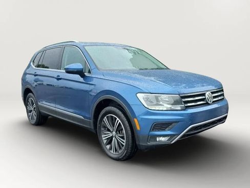 Used 2018 Volkswagen Tiguan SEL AWD/4WD image 3