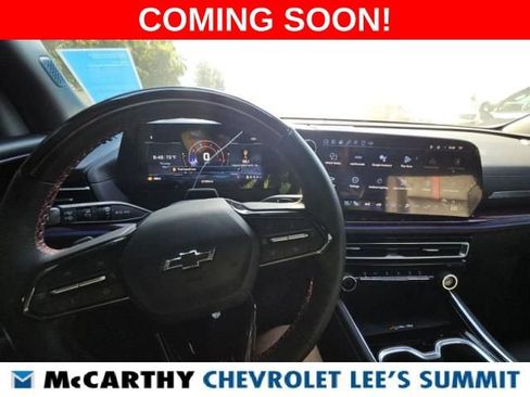 Used 2024 Chevrolet Traverse RS FWD image 9