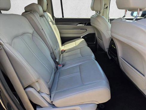 Used 2024 Jeep Wagoneer L Series II w/ Flexible Seating Group image 20