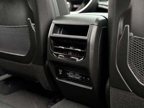 Used 2023 Jeep Grand Cherokee Limited AWD/4WD image 22