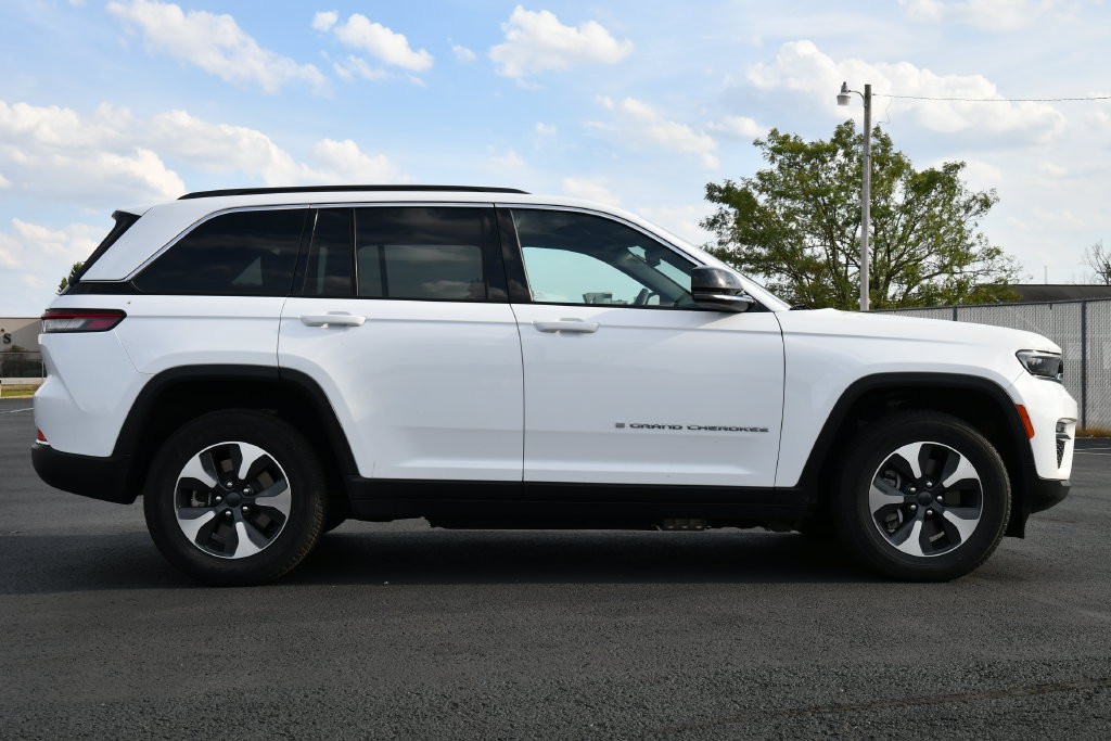 Used 2024 Jeep Grand Cherokee Limited 4xe AWD/4WD image 8