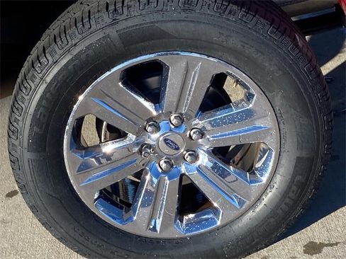 Used 2018 Ford F150 Lariat w/ Equipment Group 502A Luxury image 10