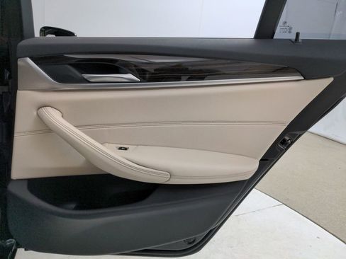 Used 2020 BMW 530e xDrive w/ Convenience Package image 43