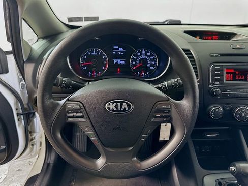 Used 2016 Kia Forte LX image 12