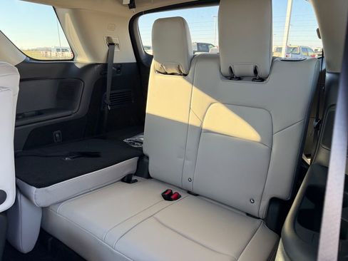 New 2026 Nissan Pathfinder SL image 15