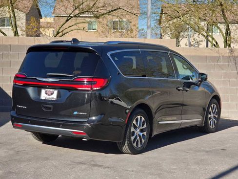 Used 2022 Chrysler Pacifica Pinnacle image 9
