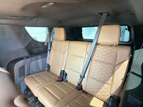 Used 2022 Cadillac Escalade ESV Sport w/ Touring Package AWD/4WD image 18