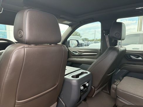 Used 2023 GMC Yukon Denali RWD image 6