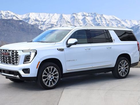 New 2026 GMC Yukon XL Denali w/ Denali Reserve Package AWD/4WD image 2