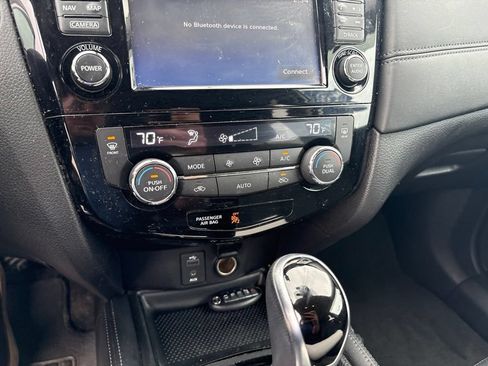 Used 2017 Nissan Rogue SL w/ SL Premium Package AWD/4WD image 21