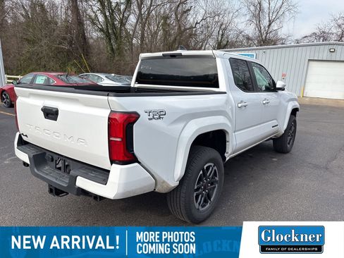 Used 2025 Toyota Tacoma TRD Sport image 4