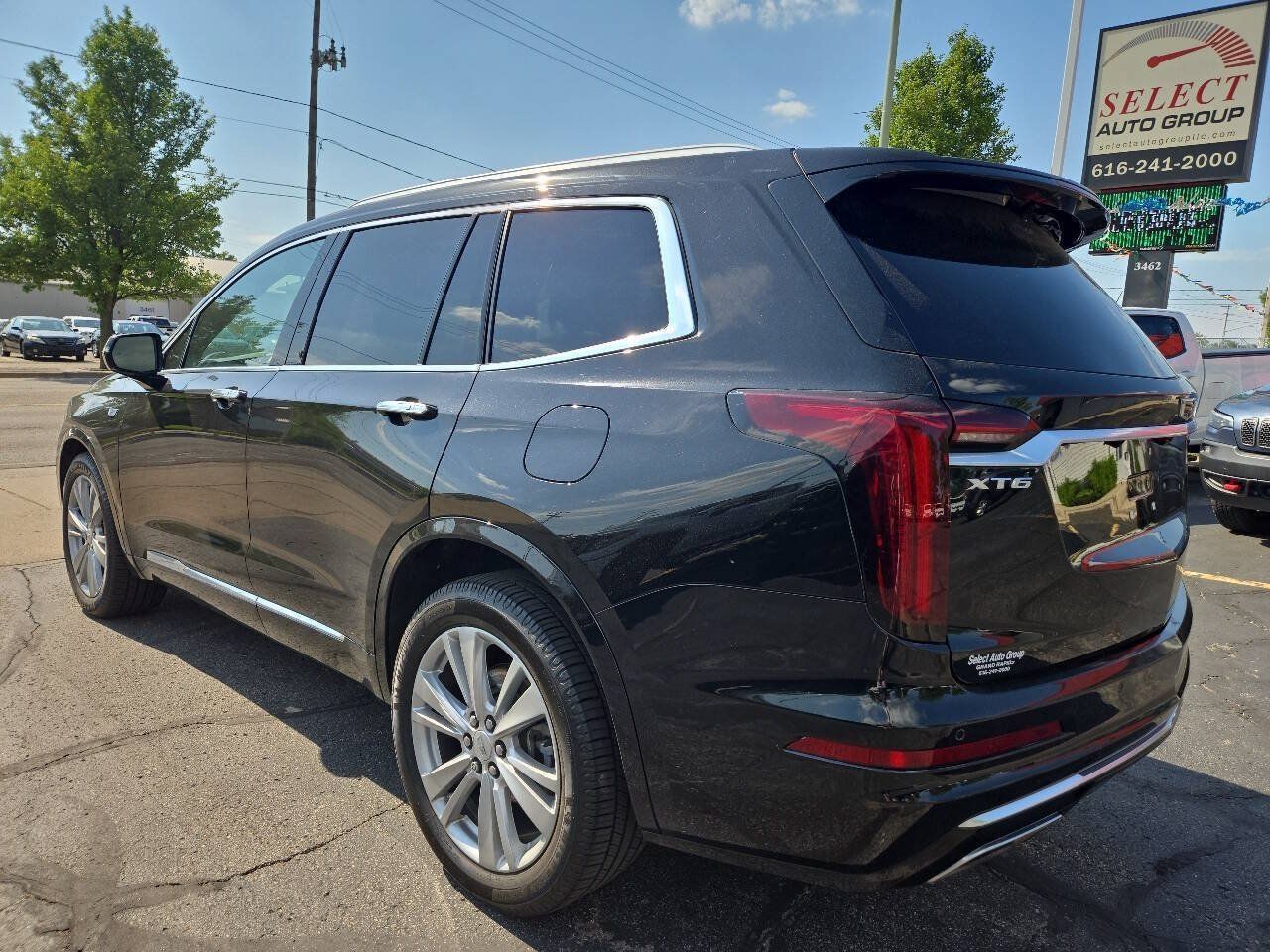 Used 2024 Cadillac XT6 Premium Luxury FWD image 8