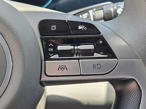 Used 2024 Hyundai Elantra SEL FWD image 21
