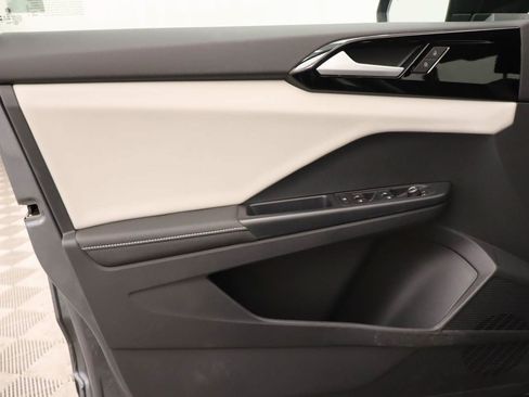 Certified 2025 Volkswagen Taos S FWD image 17