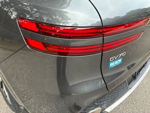 Used 2023 Genesis GV70 2.5T w/ Advanced Package AWD/4WD image 14