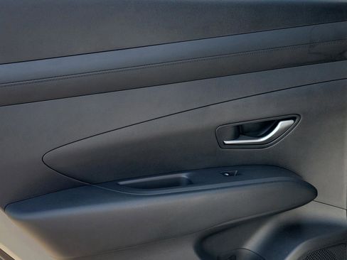 New 2026 Hyundai Tucson SE image 9
