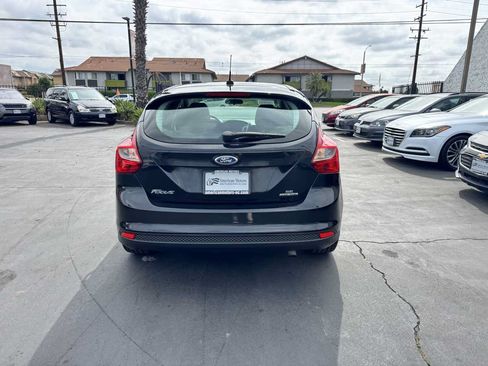 Used 2013 Ford Focus SE FWD image 3
