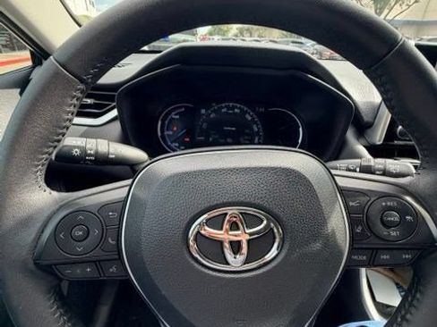 Used 2023 Toyota RAV4 XLE Premium AWD/4WD image 5
