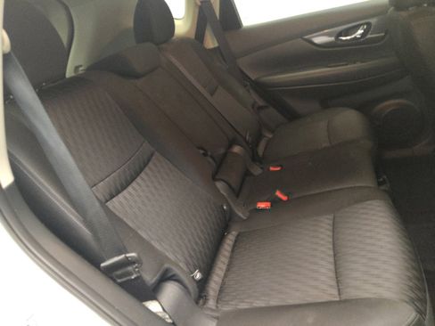 Used 2020 Nissan Rogue SV FWD image 19