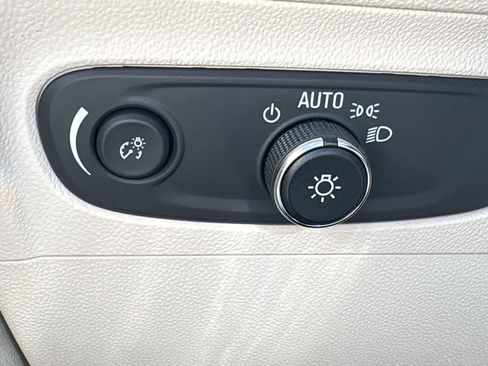 Used 2023 Buick Envision Avenir AWD/4WD image 13
