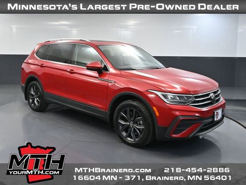 Used 2023 Volkswagen Tiguan SE AWD/4WD image 1