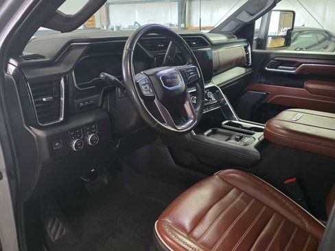 Used 2024 GMC Sierra 3500 Denali Ultimate image 9