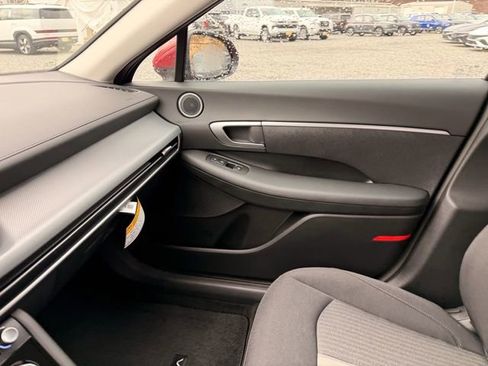 Certified 2026 Hyundai Sonata SE FWD image 11