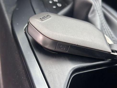 Used 2025 Kia K4 LXS image 29