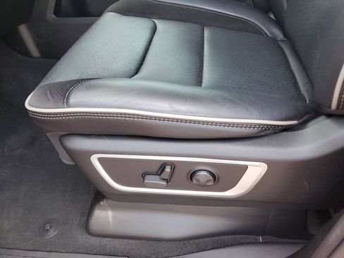 Used 2023 RAM 1500 Laramie AWD/4WD image 18