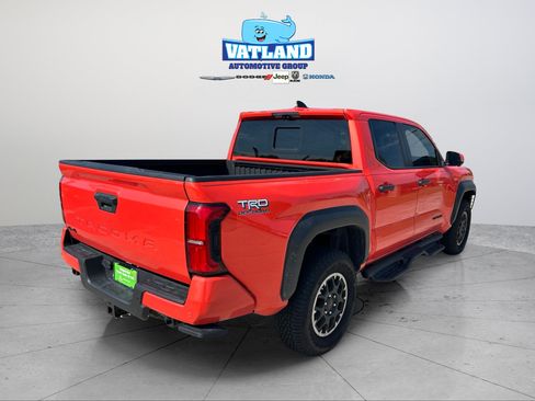Used 2024 Toyota Tacoma TRD Off-Road w/ TRD Off Road Premium Package AWD/4WD image 5