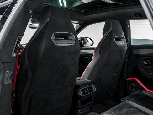 Used 2024 Lamborghini Urus Performante AWD/4WD image 32