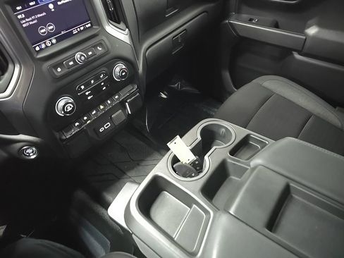 Used 2024 Chevrolet Silverado 1500 Custom w/ Dark Appearance Package image 26