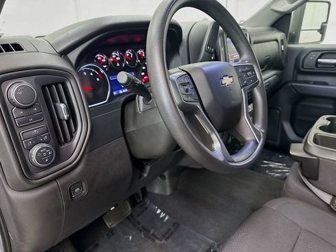 Used 2022 Chevrolet Silverado 2500 Custom w/ Custom Value Package image 10