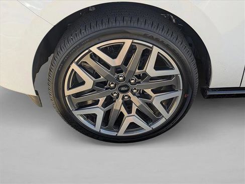 New 2026 Ford Expedition Platinum w/ Platinum Ultimate Package image 9